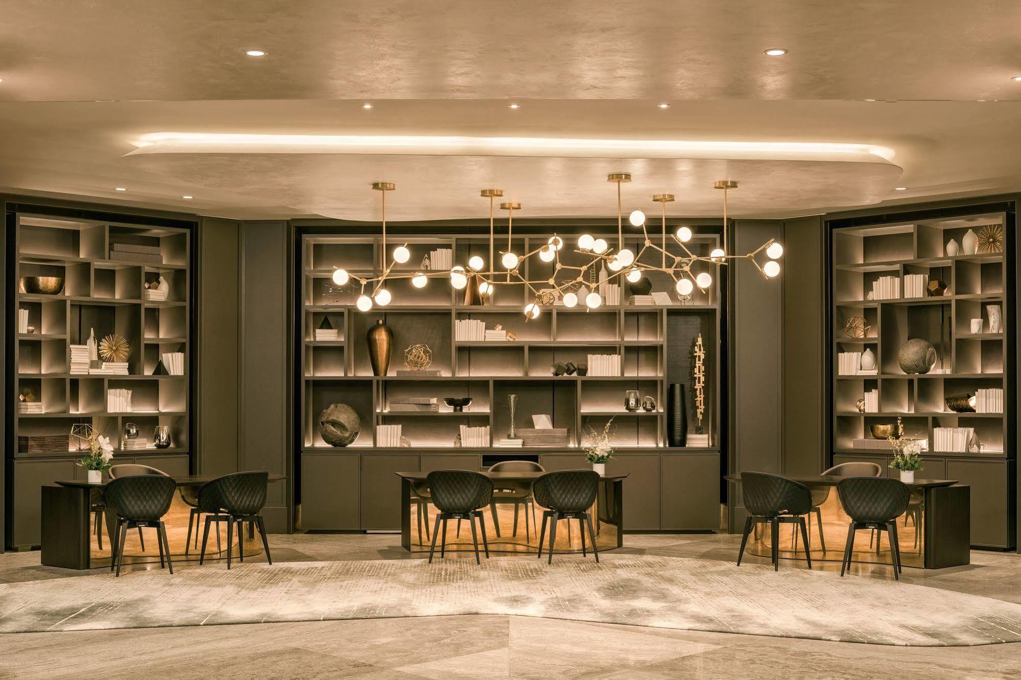 Jw Marriott Parq Hotel 5*