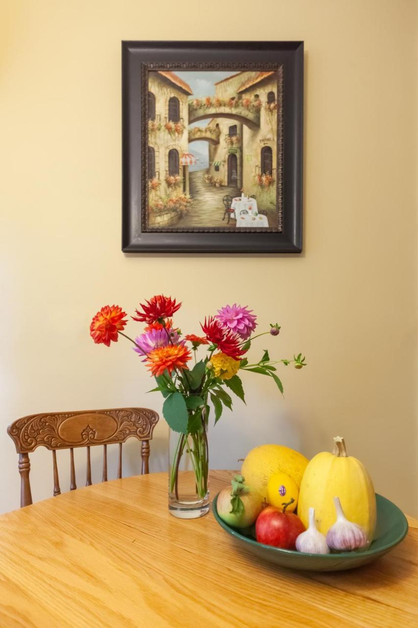 Beautiful, Quiet 3br In Posh Kitsilano