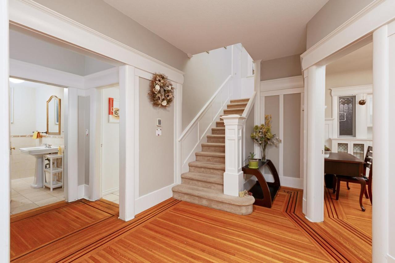 Shaughnessy Cozy Heritage House Vancouver