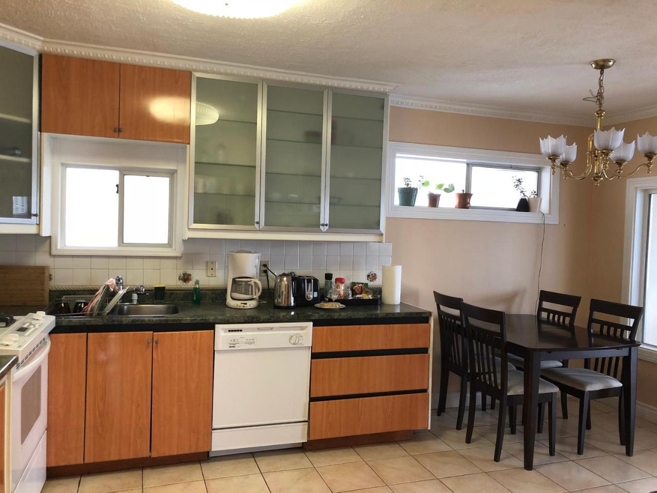 Cozy Bedrooms Guest House 3* Vancouver