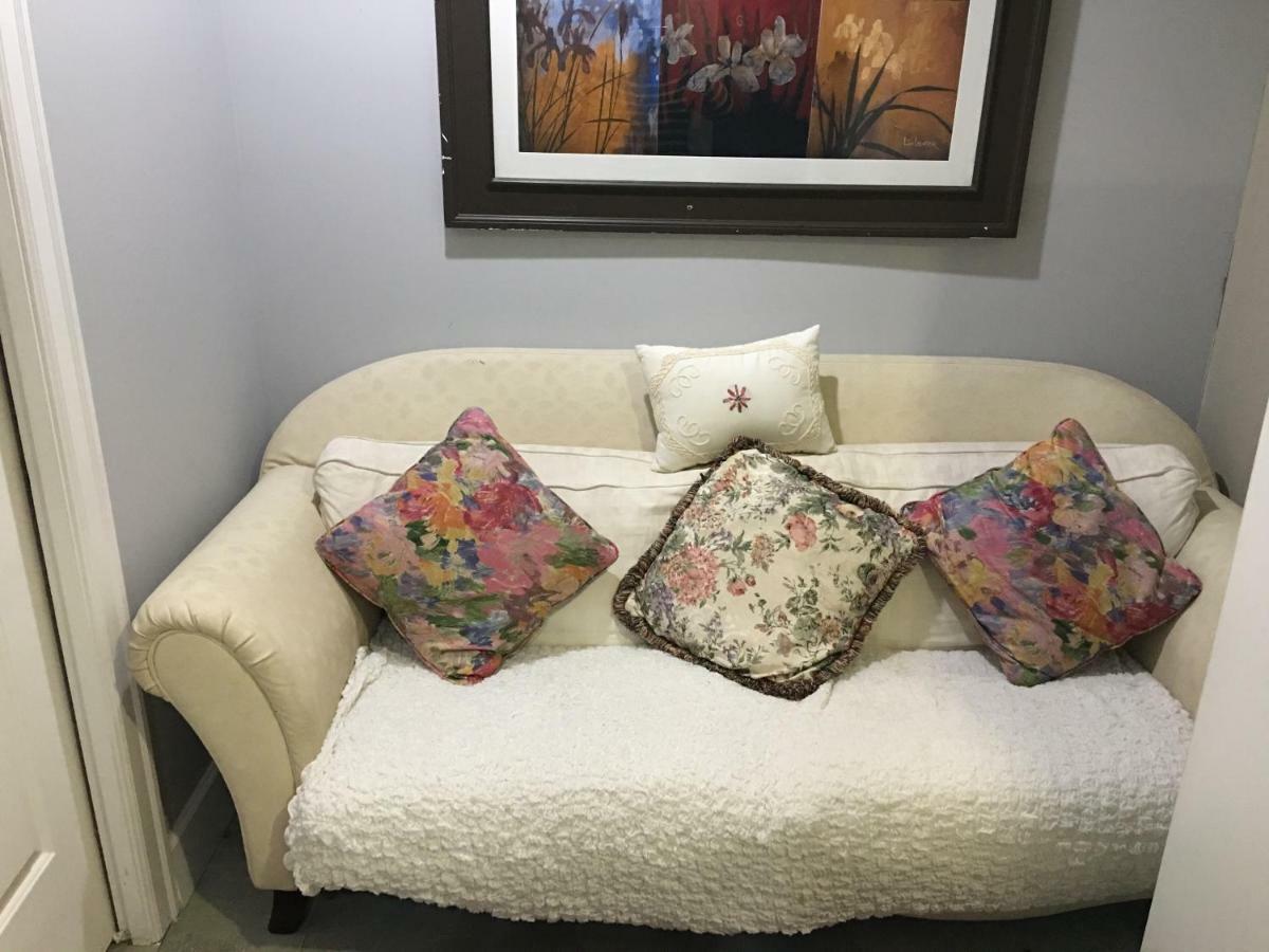 White House Bed & Breakfast