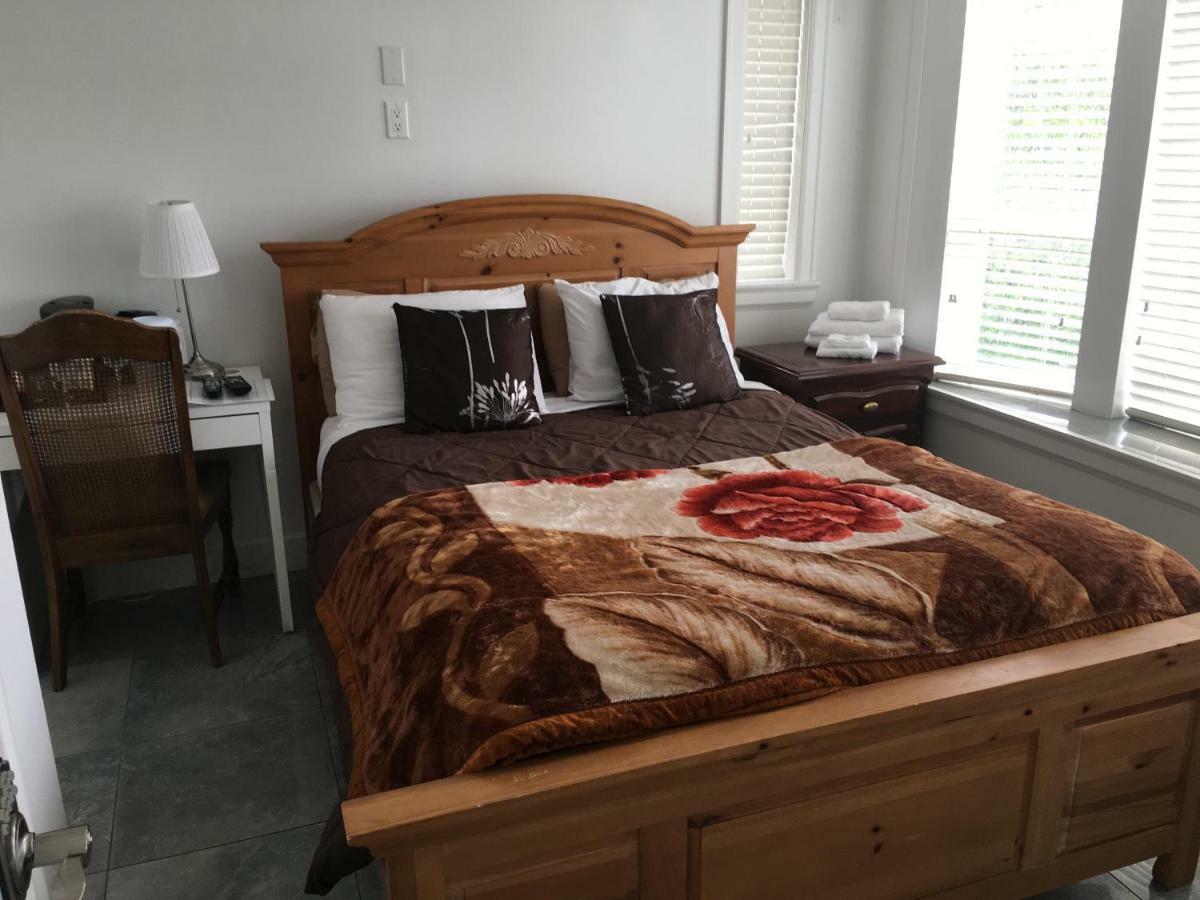 Bed & Breakfast White House