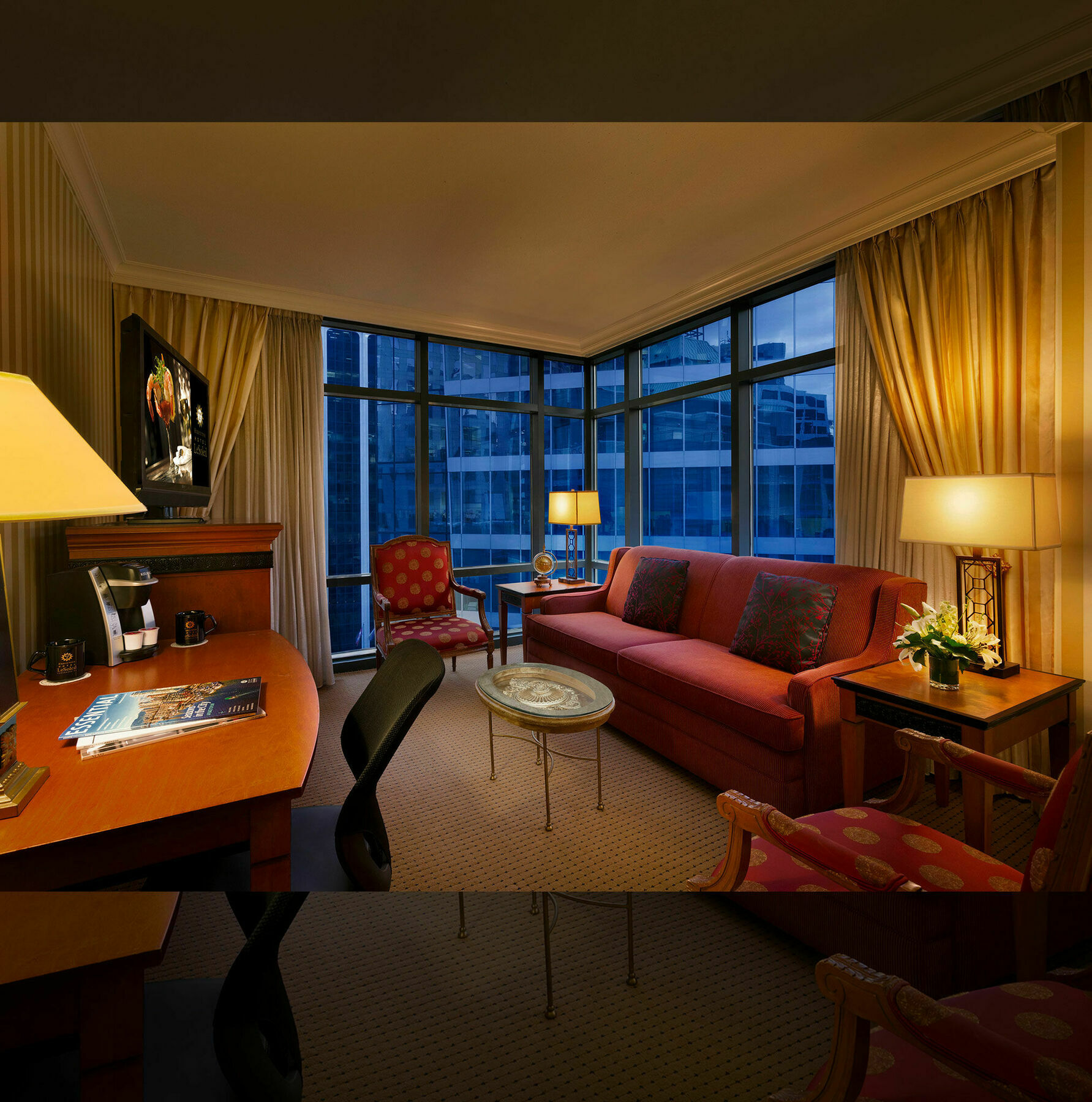 Hotel Le Soleil By Executive Vancouver