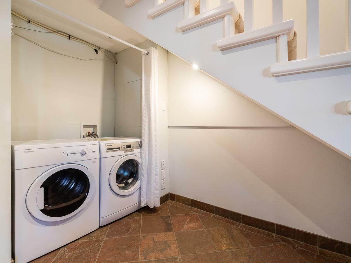 Hycroft Suites Apartment Vancouver