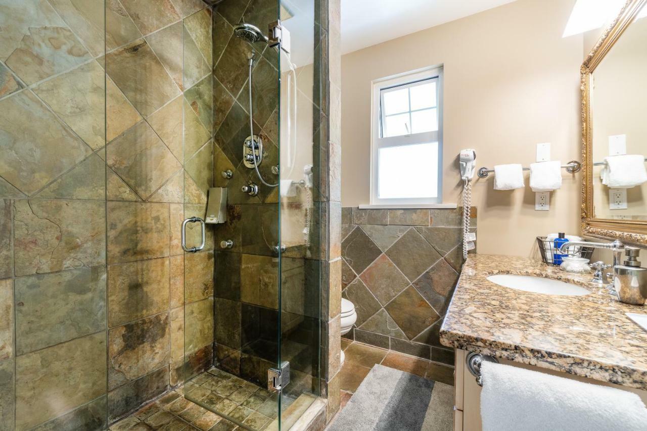 Hycroft Suites Apartment