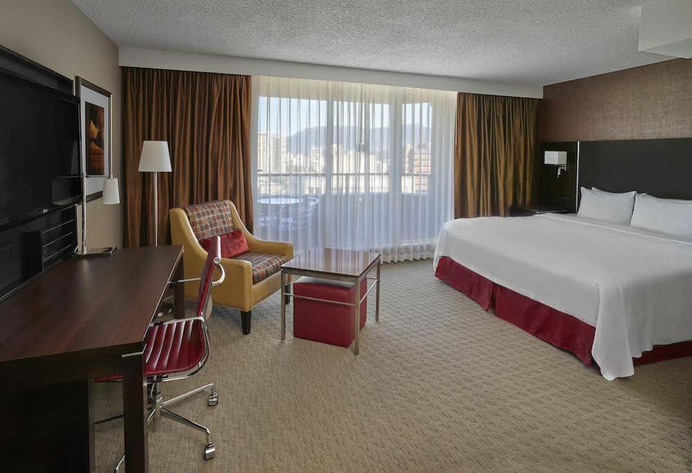 By Marriott Downtown Hotel Vancouver
