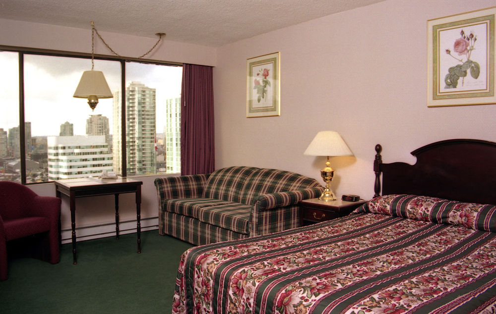 Hotel Sandman Downtown