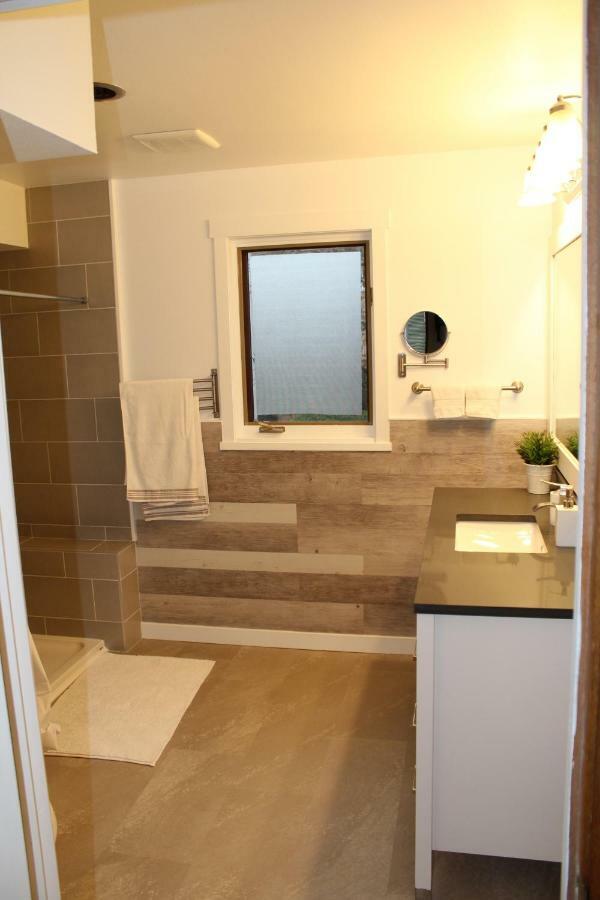 Apartment Billion Dollar Views In A Beautiful Fairview Slopes Heritage House *