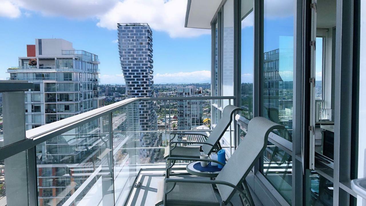 Brand New Seaview High-rise Downtown Apartment Vancouver