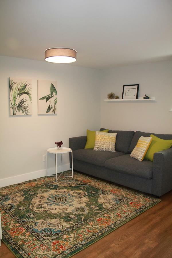 Hiddengem-private Modern On Trendy Main St Apartment Vancouver