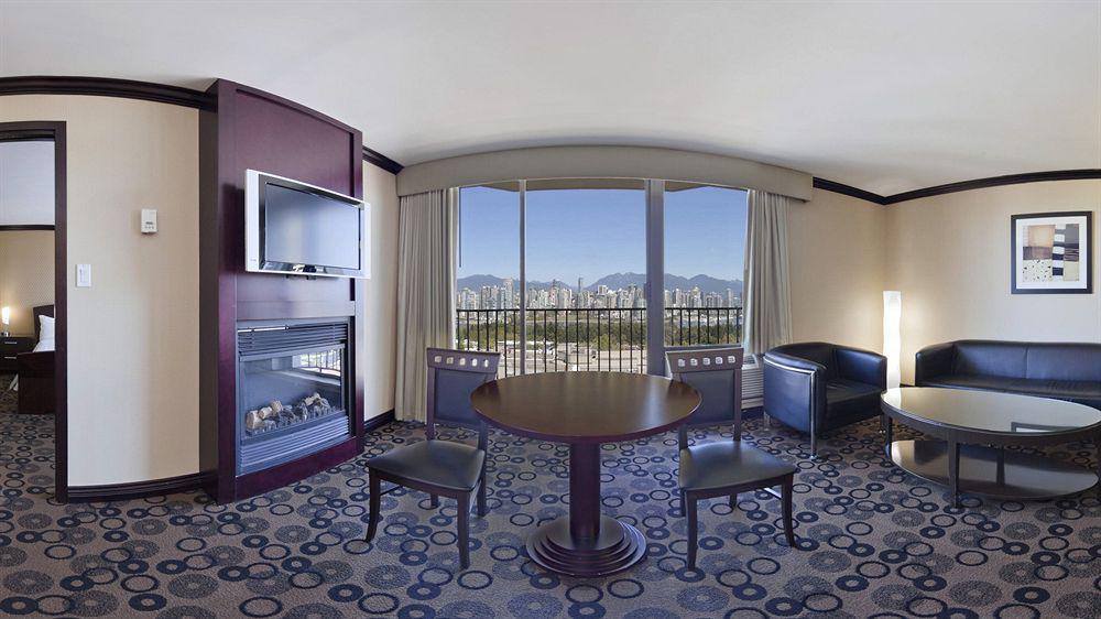 Park & By Radisson