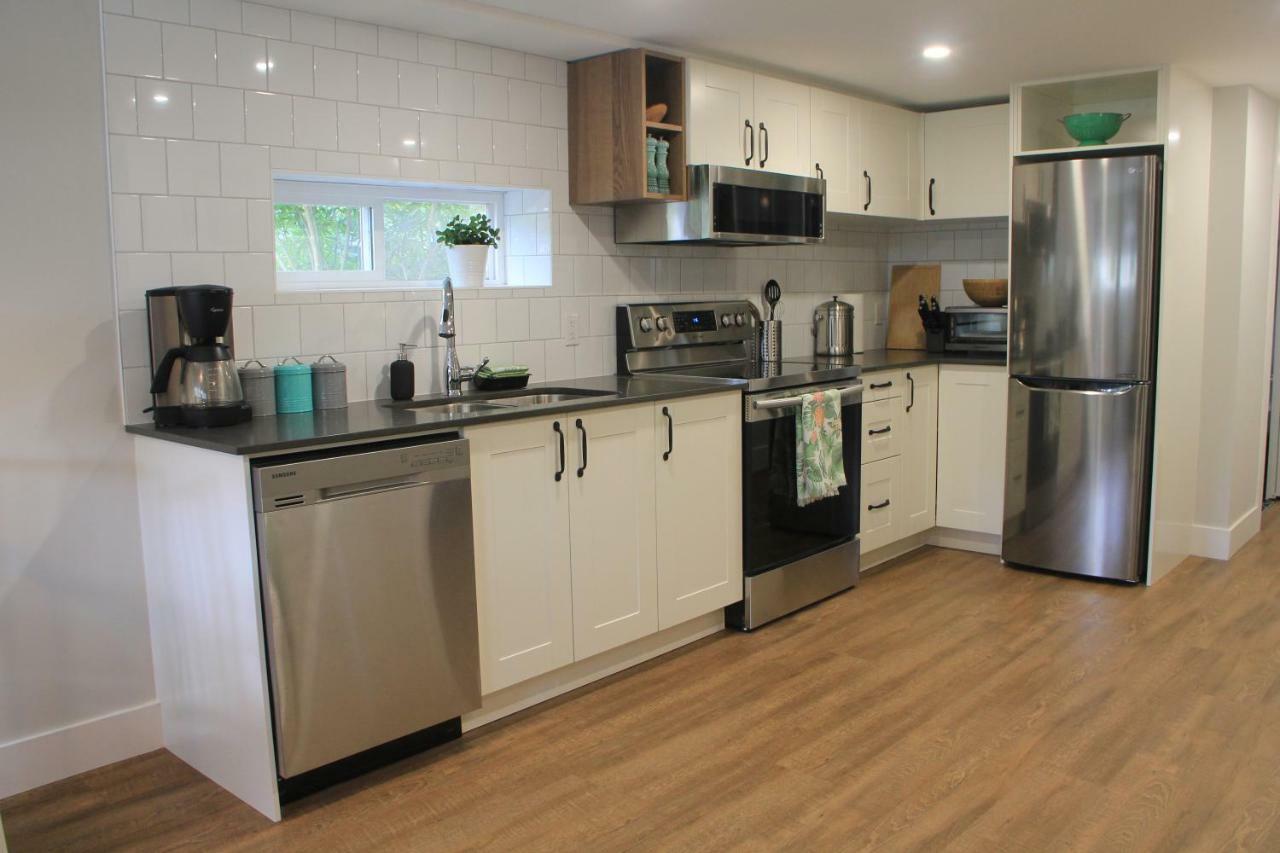 Hiddengem-private Modern On Trendy Main St Vancouver
