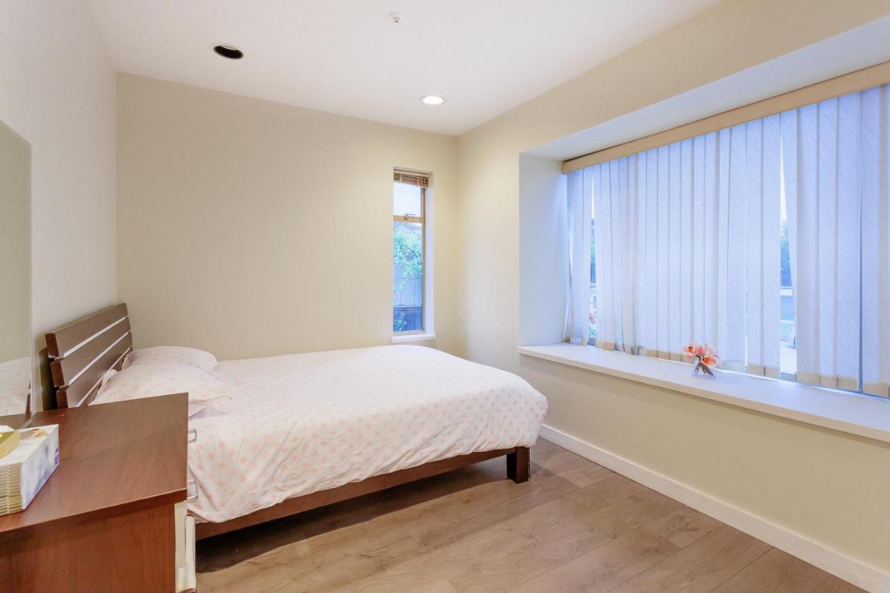 Convenient To Attractions & Close To Airport * Vancouver