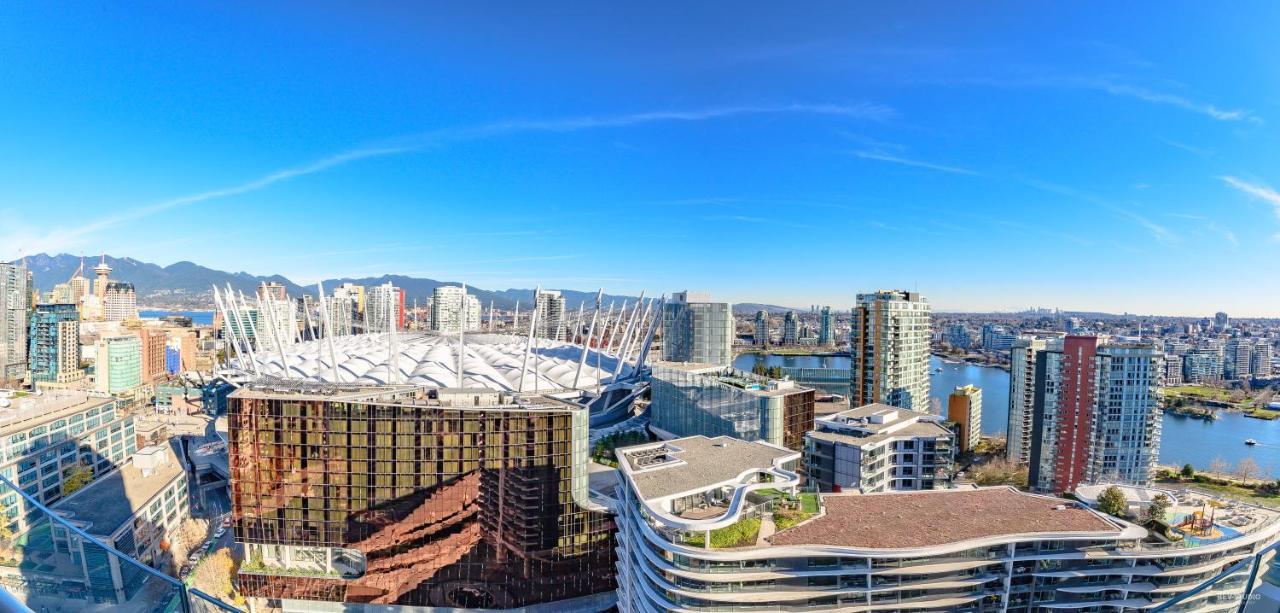 Capricorn Palace Luxury 1bd 1ba Plus Den In Downtown Apartment *
