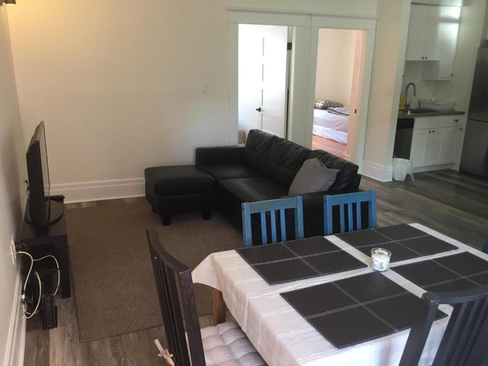 5 Star Location Downtown Core 1035 Granville St 6bed-rooms Unit 16 People Available Apartment *
