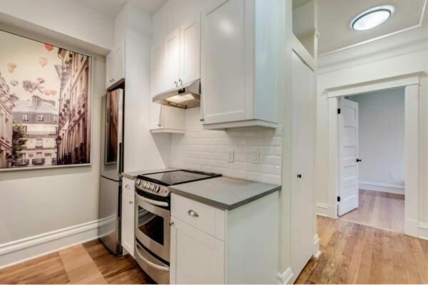 5 Star Location Downtown Core 1035 Granville St 6bed-rooms Unit 16 People Available Apartment Vancouver