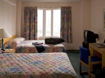 Ywca Hotel 3*