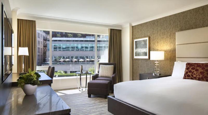 Fairmont Waterfront 5*