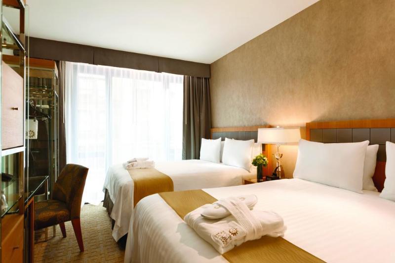 Hotel Le Soleil By Executive Vancouver