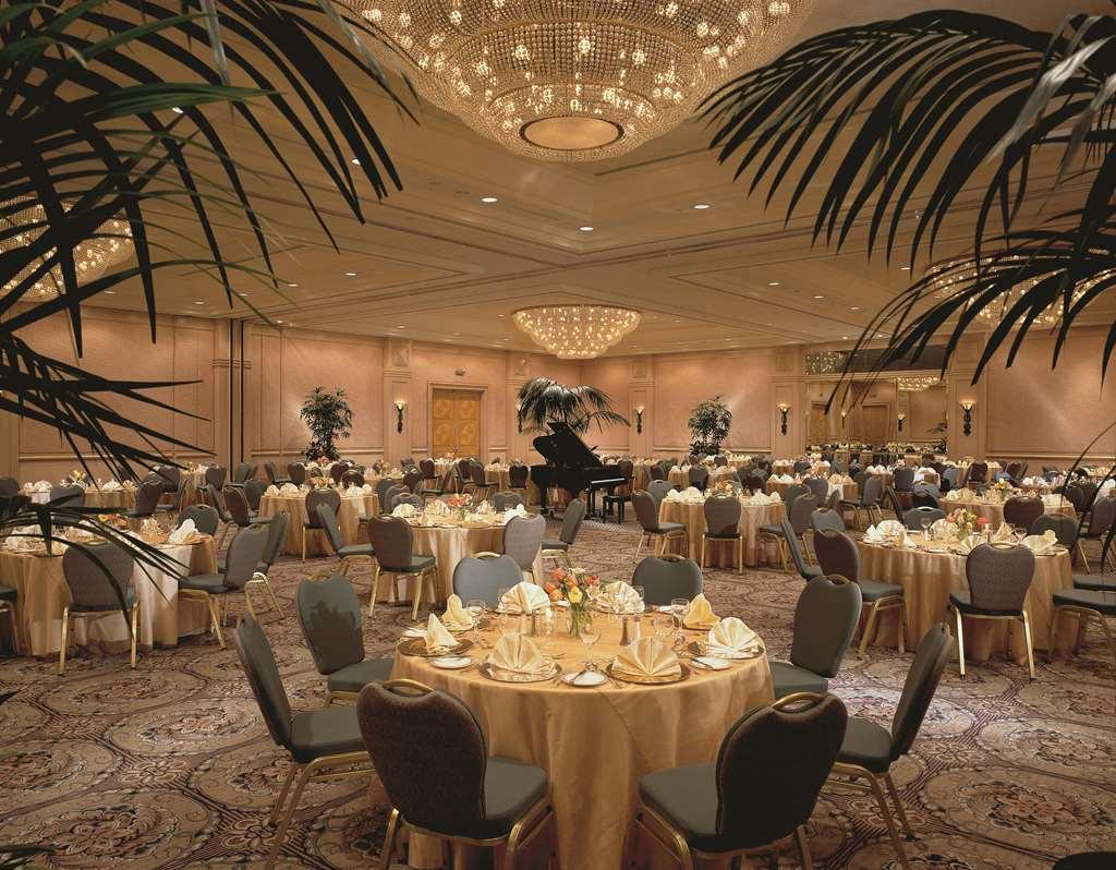 Fairmont Waterfront 5*