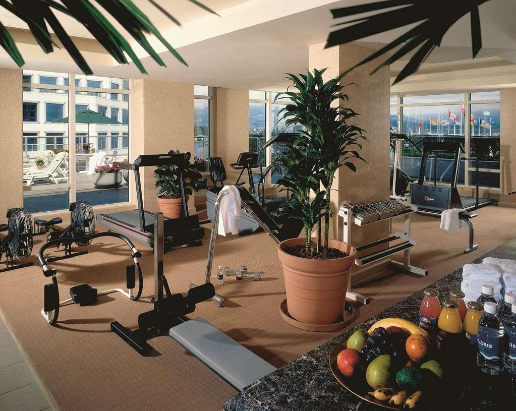 Fairmont Waterfront Hotel 5*
