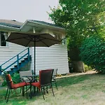 Sunny Vintage Home In Kits With Free Parking