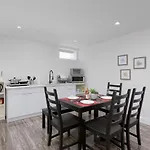 Cozy 3Bdr Suite Near Queen Elizabeth Park