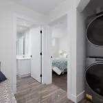 Cozy 3Bdr Suite Near Queen Elizabeth Park
