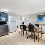 Wonderful 3-Bedroom House Dunbar Near Ubc
