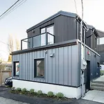 Lovely 2 Bedroom Guest House In East Vancouver