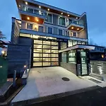 Beautiful Bright 3 Bed Townhouse