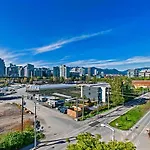 Marvelous 2 Bedroom Condo With Stunning Downtown Views!