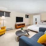 Gorgeous 4 Bedroom Garden Level Suite At Vancouver West & Ubc