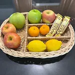 Private Suite 1 Bed 1 Bath 15 Mins Yvr And Downtown 舒适安静