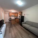 Private Suite 1 Bed 1 Bath 15 Mins Yvr And Downtown 舒适安静