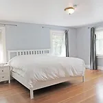 Vancouver Villa