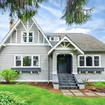 Cozy Vancouver House Close To Downtown And Ubc