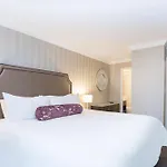 La Grande Residence At The Sutton Place Hotel