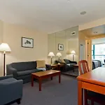 Rosedale On Robson Suite Hotel