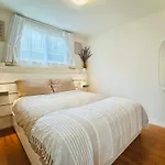 2Br 1Ba Garden View Guest Suite - King-Size Bed - Free Parking