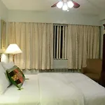Rosellen Suites At Stanley Park
