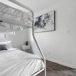 Newly Furnished Central Gem Near Transit