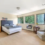 Stylish & Central Vancouver Retreat - Steps From Local Attractions!