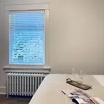 Deluxe Queen Bedroom With Bathroom In Vancouver West