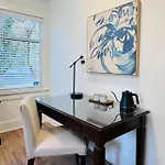 Master King Bedroom Private Bathroom In Vancouver West