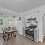 Comfort Two Bedrooms In Main Floor
