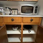 Vintage And Secluded Room In Vancouver West