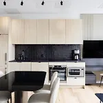 Smithe House