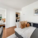 Stylish & Comfy Apartment In A Prime Location