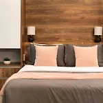 Studio Condo In Central Downtown